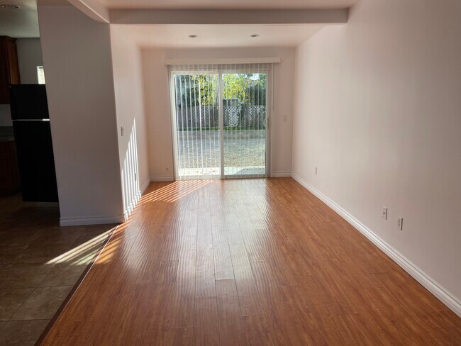 family room - 19406 Archwood St