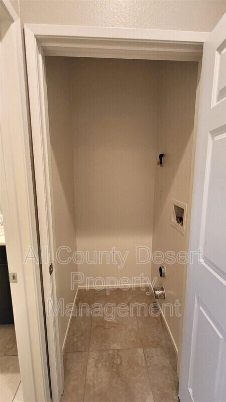 Building Photo - 42729 Tiempo Ct