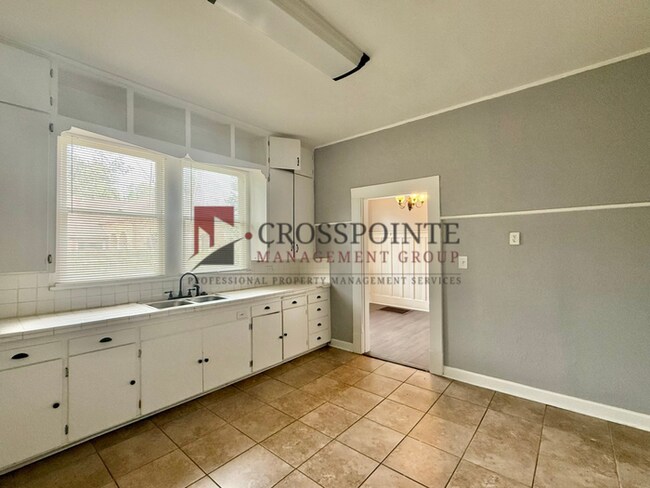 Building Photo - Tour Today! 3 Bedroom, 2 Bathroom House!