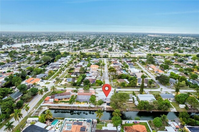 Building Photo - 4701 SW 104th Ct