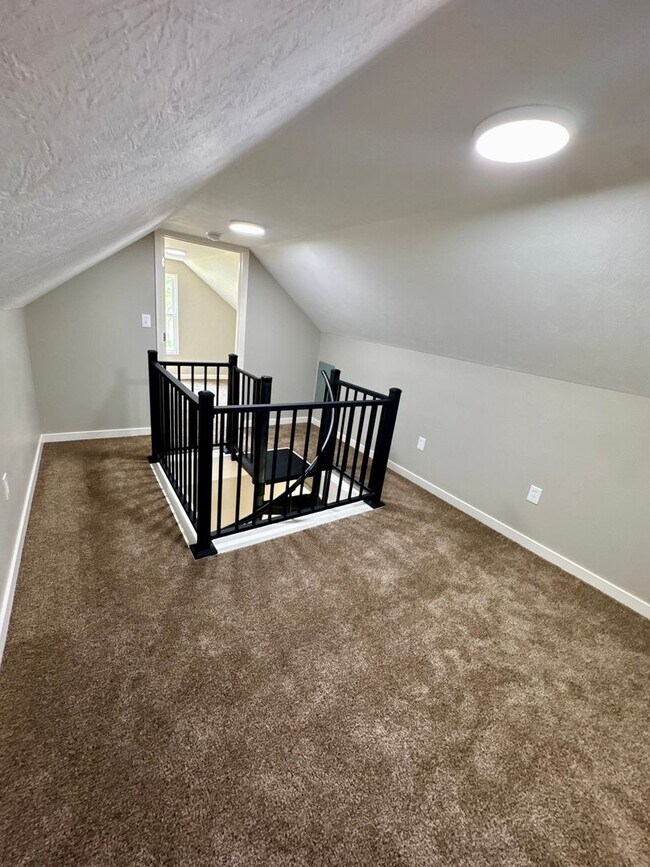 Building Photo - 9219 N 100 W