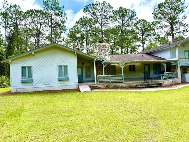 Building Photo - 28 Pine Forest Dr W
