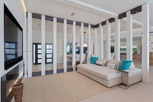 Building Photo - 7972 Biscayne Point Cir