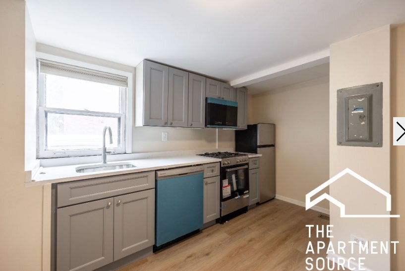 Building Photo - 1501 W Fullerton Ave