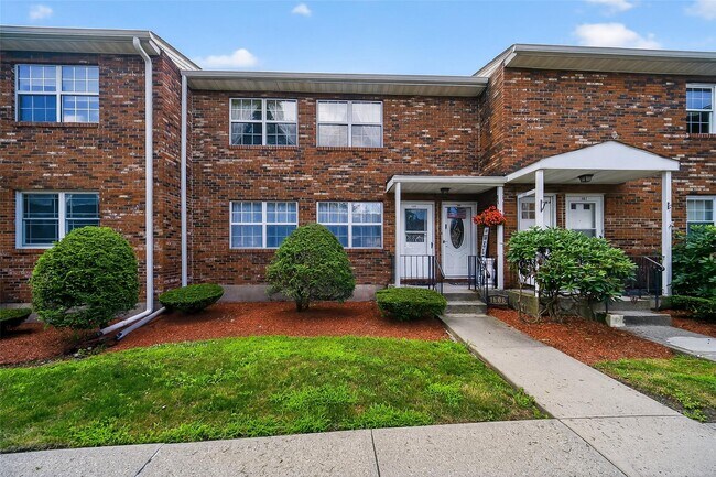 Building Photo - 276 Temple Hill Rd