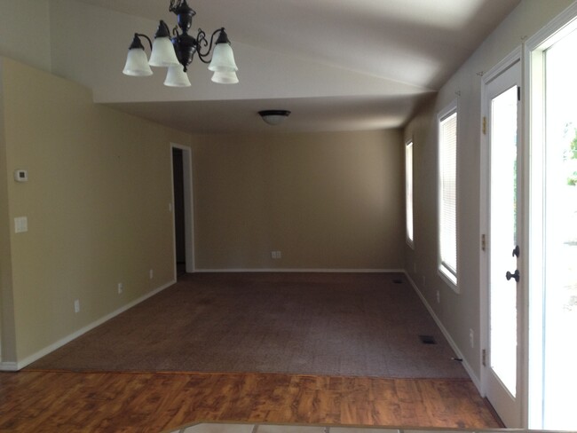 Building Photo - 4 bedroom 3 bath PLUS RV parking and great...