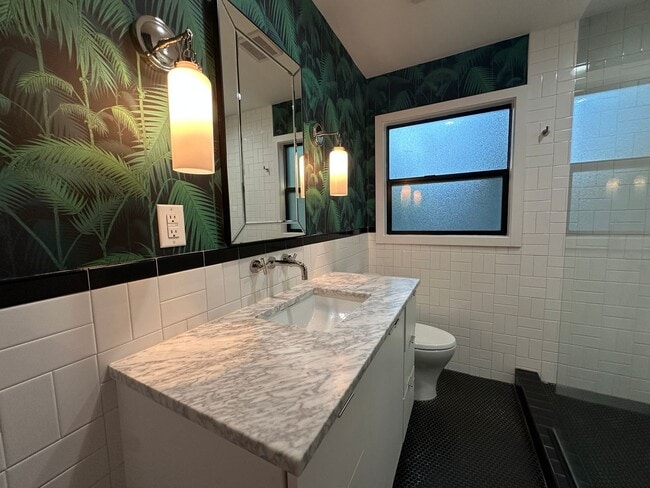 Building Photo - Central Austin 3 BR / 2 BA Update Home