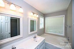 Building Photo - 2234 Pleasant Dale Dr