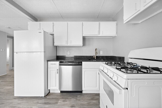 Building Photo - 809 Nantasket Ave