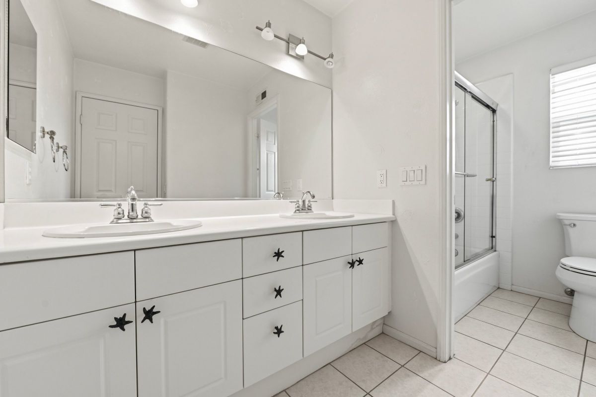 Building Photo - 5643 Willowmere Ln