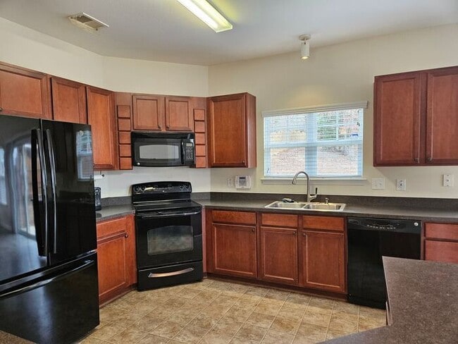 Building Photo - Bent Creek Plantation