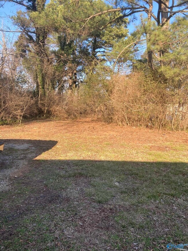 Building Photo - 702 Mastin Lake Rd NE