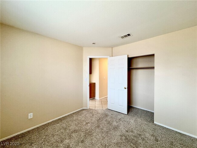 Building Photo - 2024 Fountain Valley Way