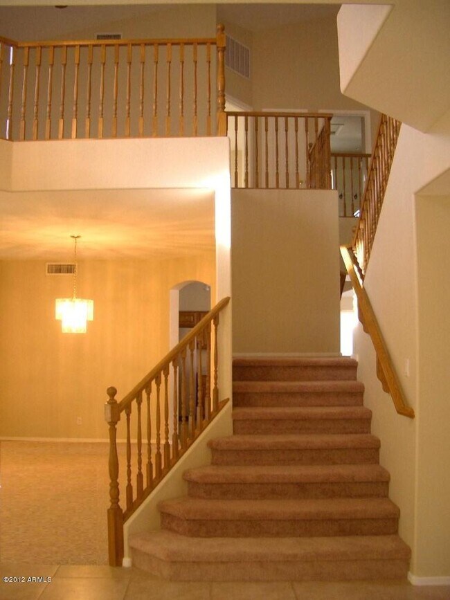 Building Photo - 454 E Baylor Ln