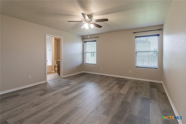 Building Photo - 2203 Love Rd