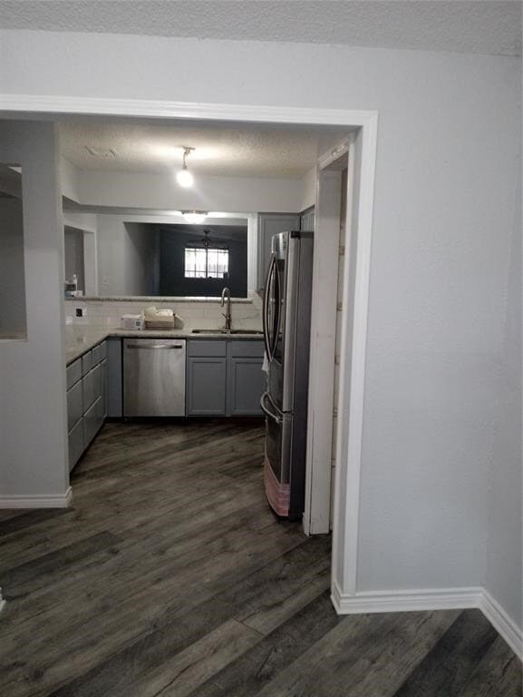Building Photo - 3411 S Briar Knoll Dr