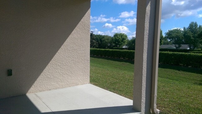 Building Photo - 3 bed, 2 bath 2 car garage