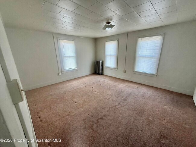 Building Photo - 301 Main St