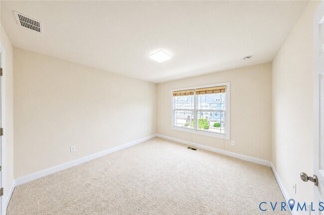Building Photo - 5421 Hickory Ann Dr