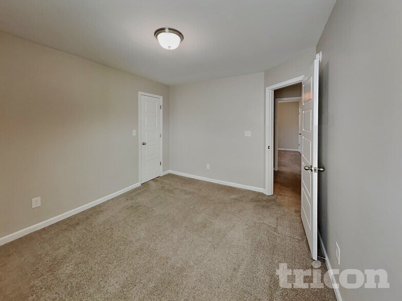 Building Photo - 81 W Lumber Ct