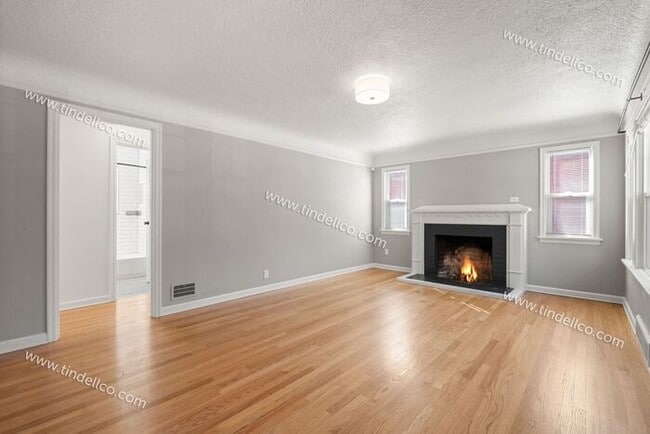 Building Photo - Charming 1942 Home in the Heart of Kenton ...