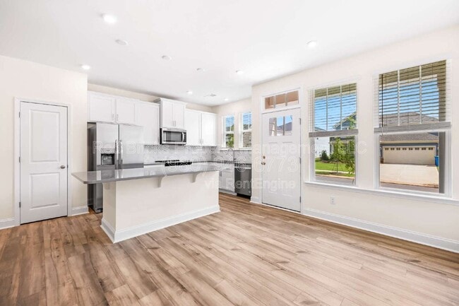 Building Photo - 1528 Cedar Tree Dr