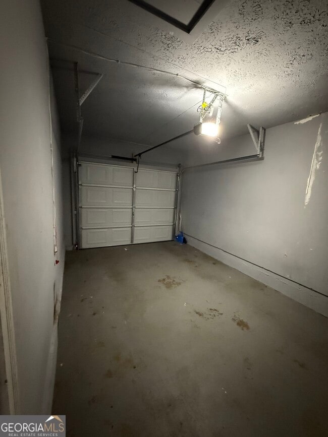 Building Photo - 7016 Adel Ln