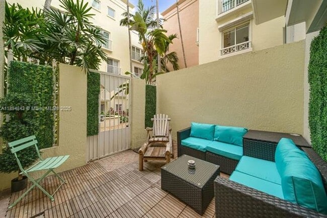 Building Photo - 100 Jefferson Ave