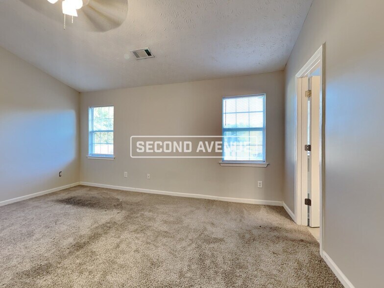 Building Photo - 226 Fern Ct