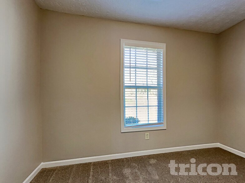 Building Photo - 1410 Ericas Pointe Dr