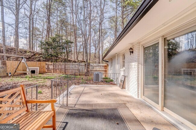 Building Photo - 1540 Booze Mountain Rd