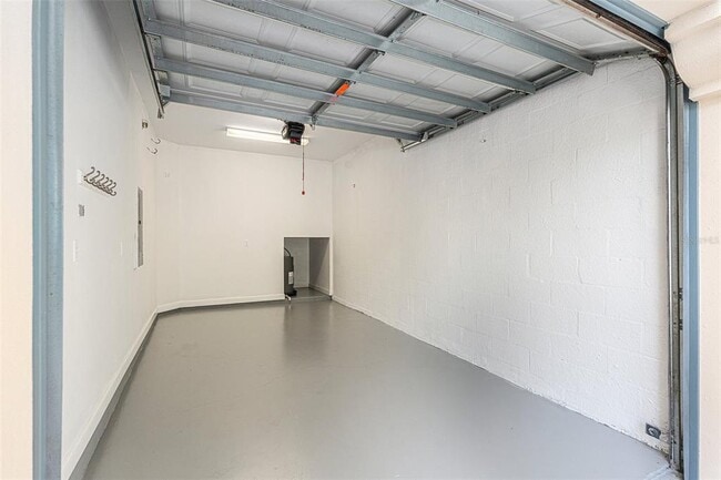 Building Photo - 111 S Melville Ave