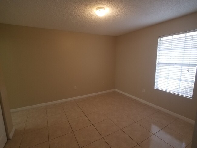 Building Photo - Ground Floor - 2 Bedroom 2 Bath for Lease ...