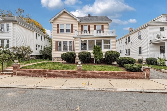 Primary Photo - 204 Maple St