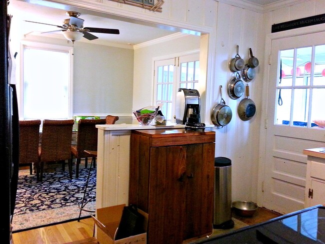 Primary Photo - 3 BR / 2 BA Outdoor lovers dream! Near For...