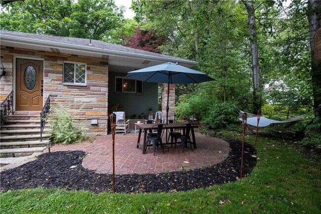Building Photo - 109 Oak Ridge Dr