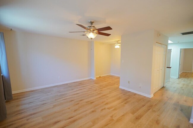 Building Photo - 1303 Airport Dr