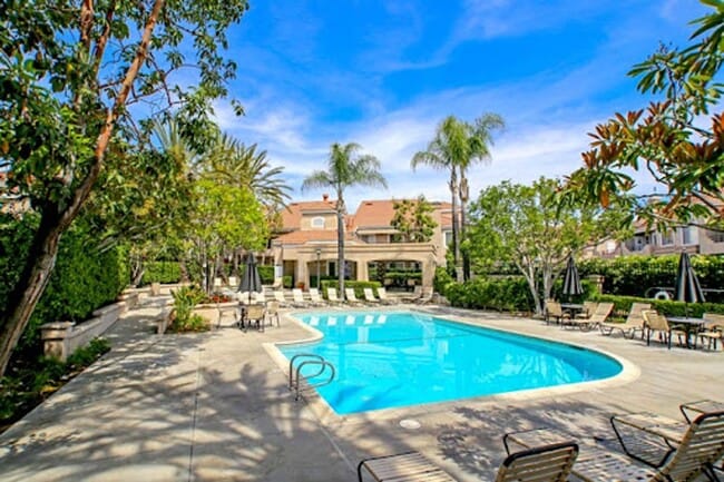 Building Photo - Bright and Spacious 2-Bedroom, 2.5-Bath Townhome in Rancho Niguel