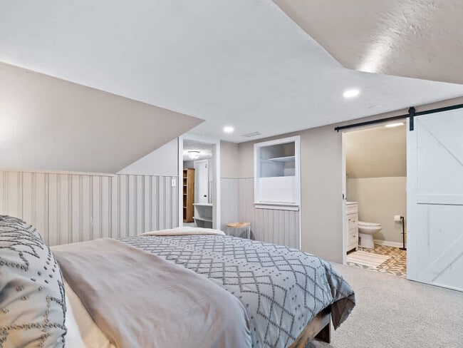 Building Photo - 6771 Greenleaf Ave