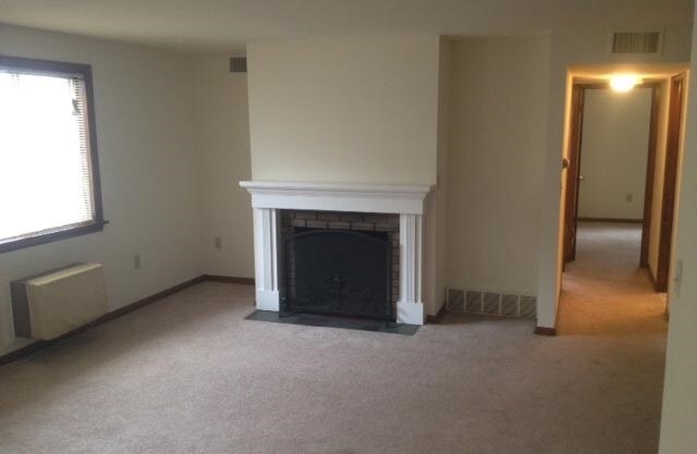 Building Photo - 156 Suffield St