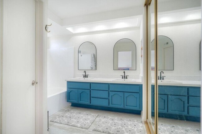Building Photo - 6817 Watercourse Dr