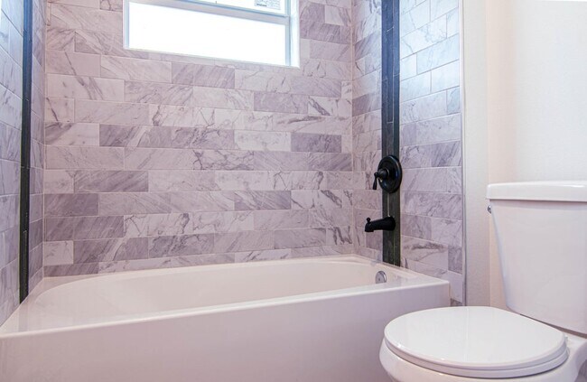 Building Photo - 10235 Stonecrop Ave