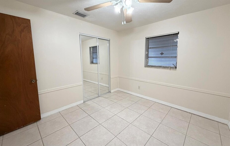 Building Photo - 4484 SW 49th Ct