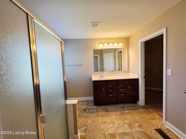 Building Photo - 16300 Brookfield View Ct