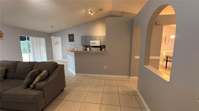 Building Photo - 627 Fisher Ct