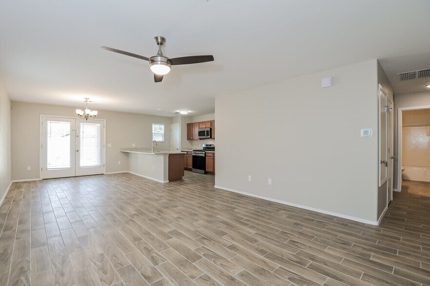 Building Photo - 5075 E Fishhook Ct