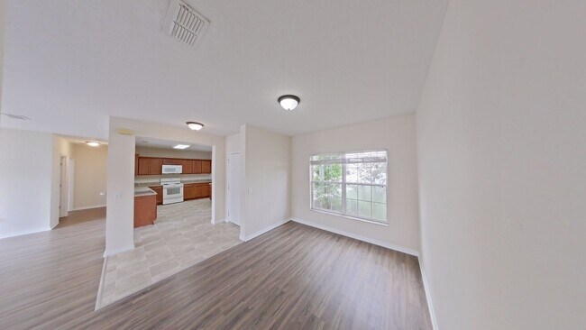 Building Photo - Nice 3/2 in Poinciana