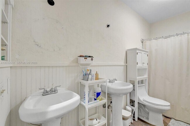 Building Photo - 16339 Malibu Dr