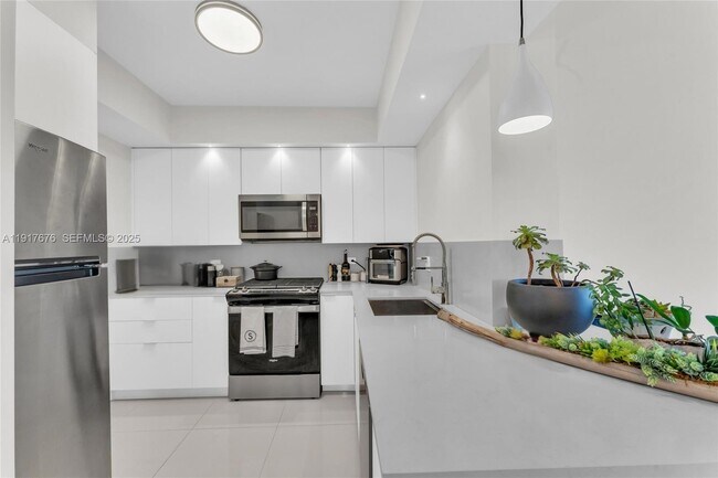 Building Photo - 700 Biltmore Way