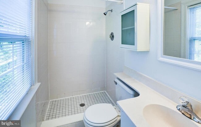 Building Photo - 4633 Asbury Pl NW